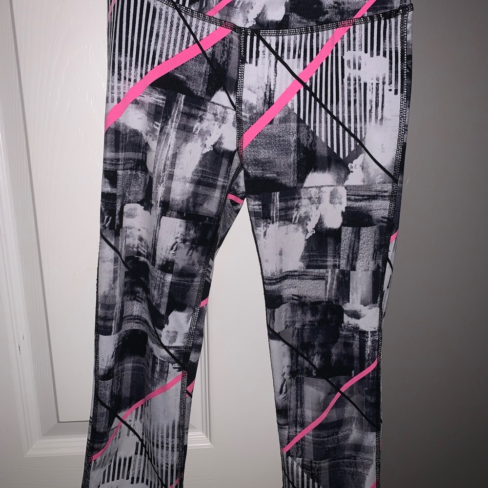 Black and pink fun print leggings